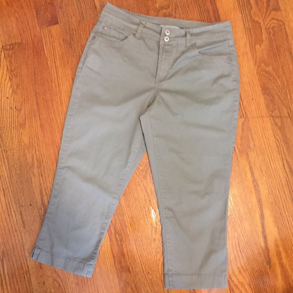 Lightweight Capri pants